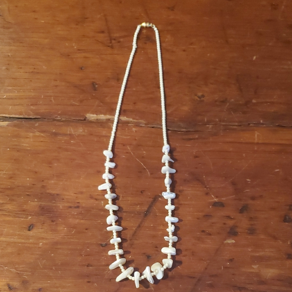 Delicate White Shell Bead Necklace - Women Jewelry